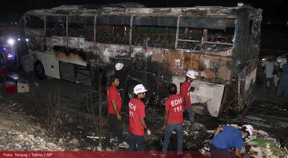 pakistan autobus tanjug ap Pervez Masih.jpg